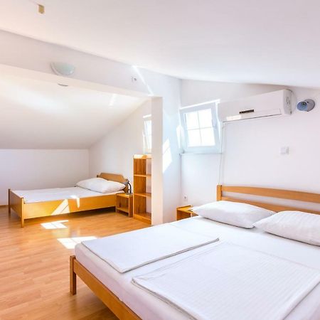 Apartmani Diana Medulin Kültér fotó