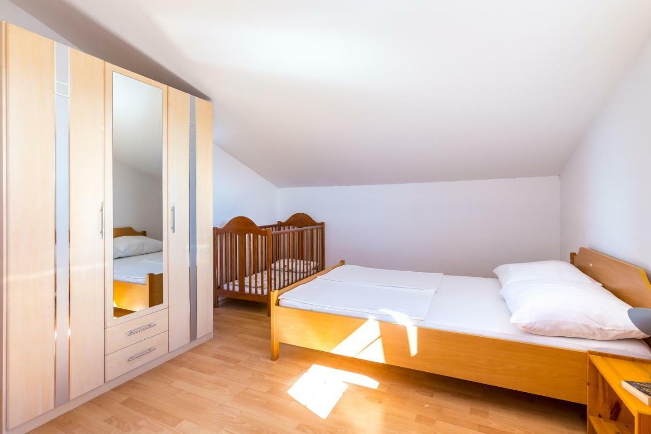 Apartmani Diana Medulin Kültér fotó